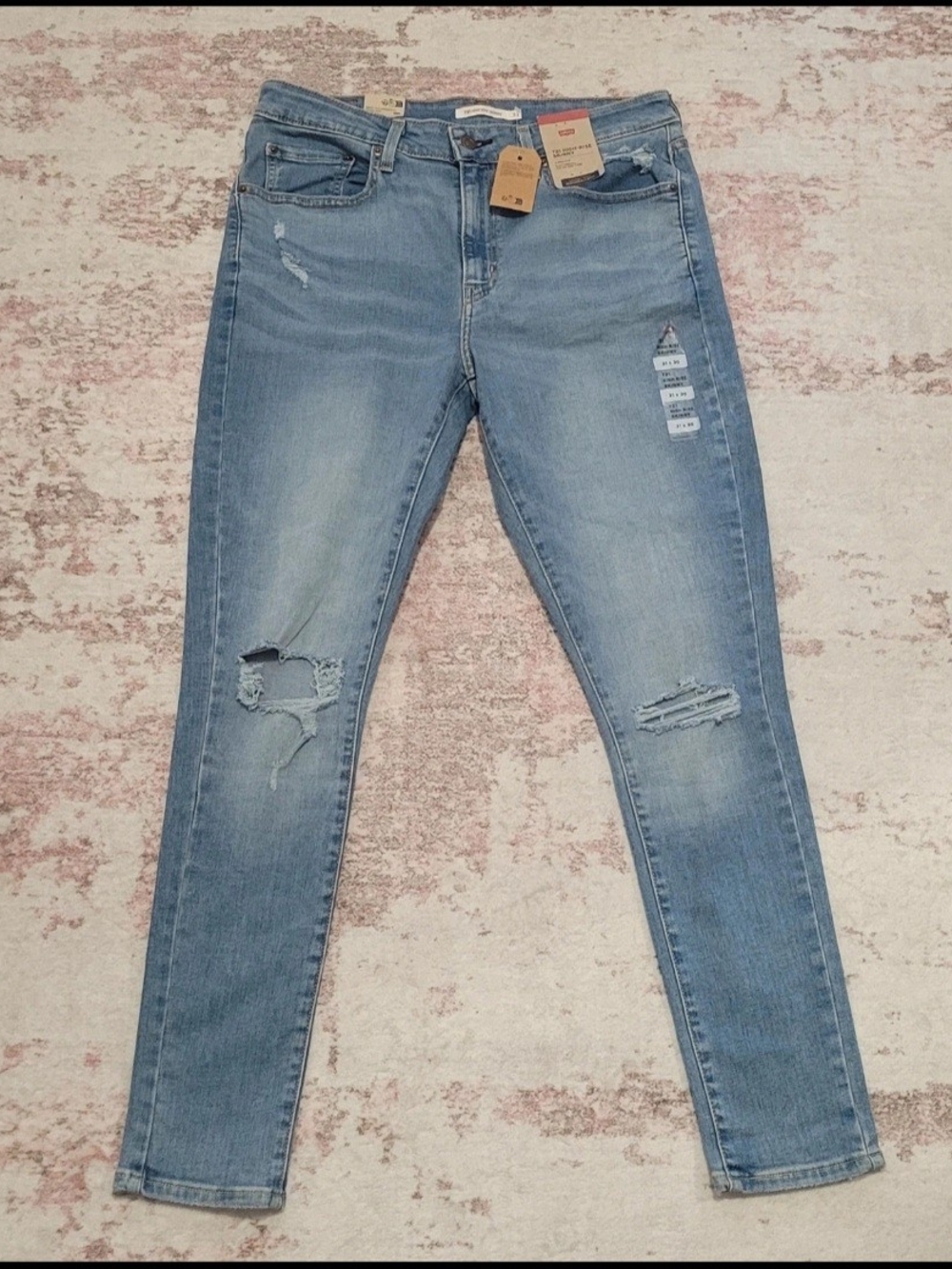 Levi's 721 High Rise Skinny Medium Wash Distressed Jeans - 31